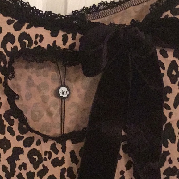 NWT Jessica Louise Leopard Molly Keyhole Puff Sleeve Top - Picture 6 of 12